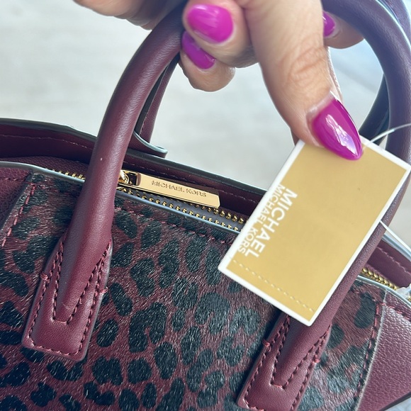 BRAND NEW LEATHER MICHAEL KORS EXTRA SMALL SATCHEL CROSSBODY MAROON COLOR! - Picture 7 of 17